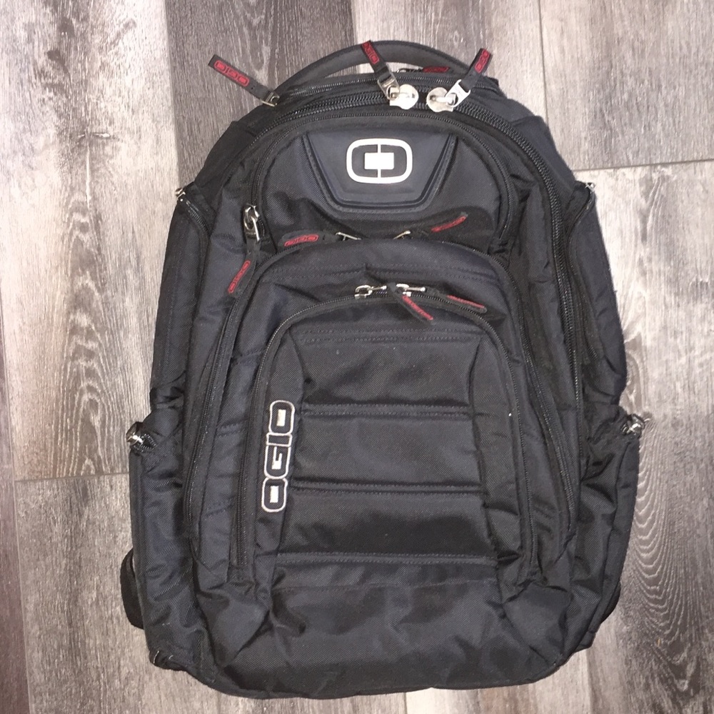 Black Ogio Tech Traveler Backpack